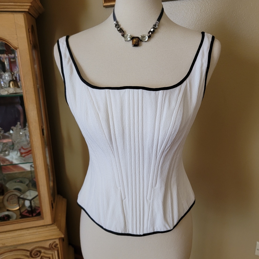 🔥SOLD🔥CHANEL | White Iconic Vntg Runway Spring 1993 White/ Black Corset Cami T - Picture 4 of 16